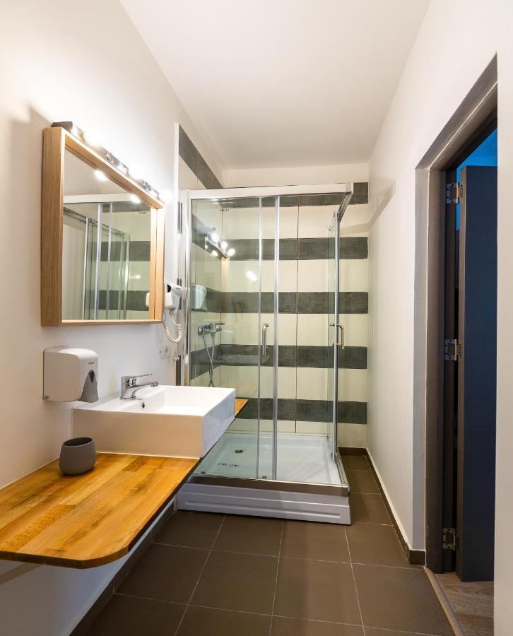 Lagom Hotel Bucureşti Ngoại thất bức ảnh