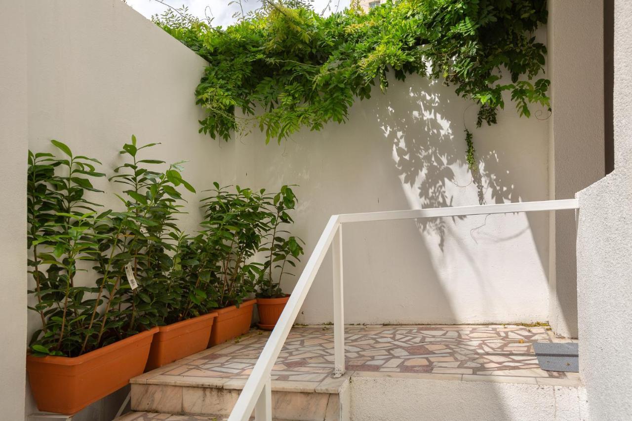 Lagom Hotel Bucureşti Ngoại thất bức ảnh